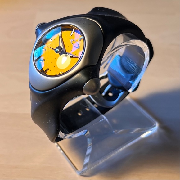 RARE - OAKLEY Watch - Bullet - Stainless/Yellow - Picture 3 of 5